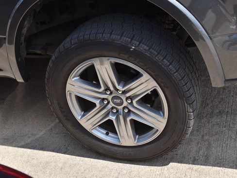 Used 2019 Ford F150 Lariat image 9