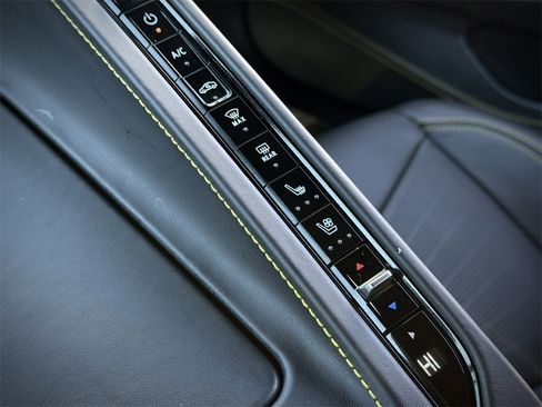 Used 2024 Chevrolet Corvette Stingray Premium Cpe w/ Z51 Performance Package image 33