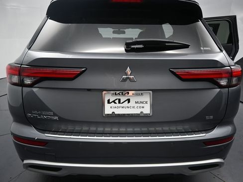 Used 2024 Mitsubishi Outlander SE AWD/4WD image 9