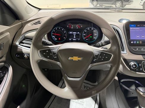Used 2020 Chevrolet Malibu LT FWD image 22