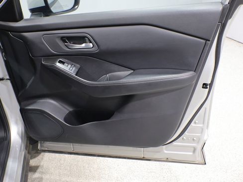 Used 2024 Nissan Rogue SV FWD image 23