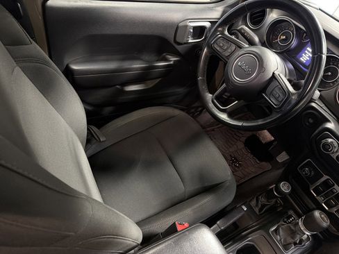 Used 2020 Jeep Gladiator Sport w/ Quick Order Package 24S image 9