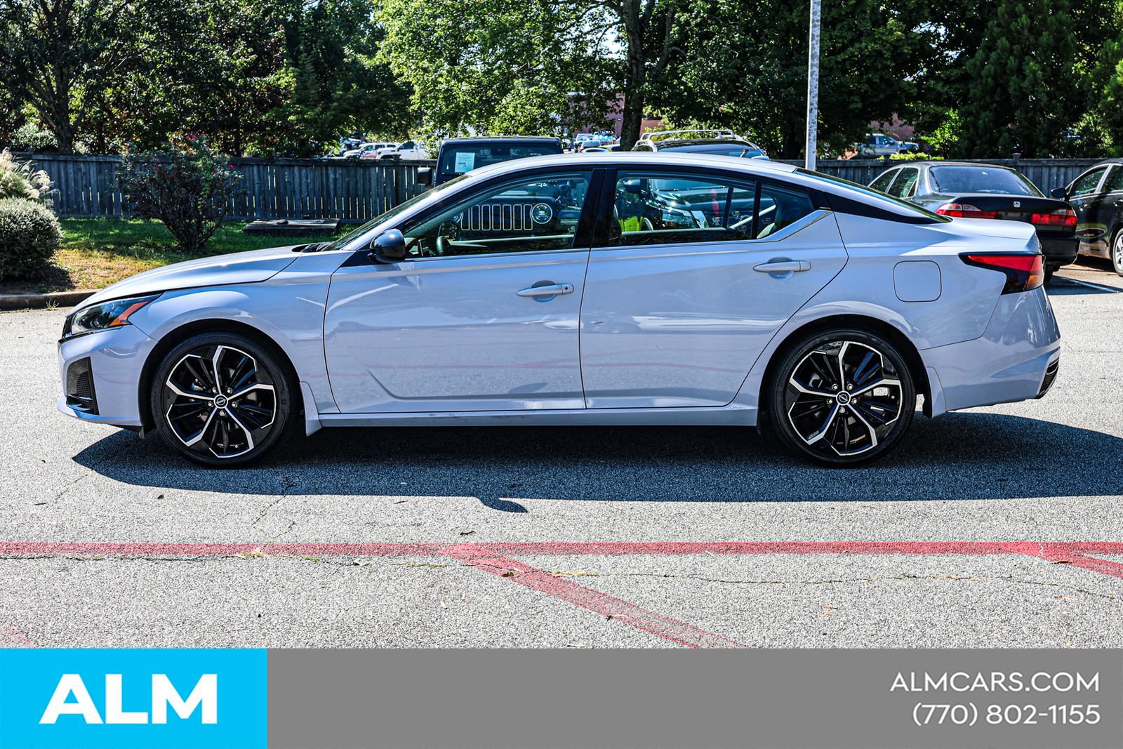 Used 2024 Nissan Altima 2.5 SR FWD image 9