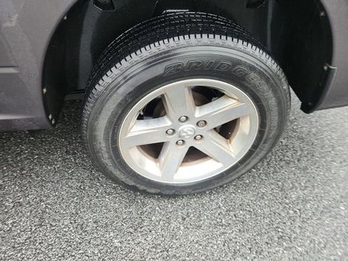 Used 2016 RAM 1500 Express RWD image 10