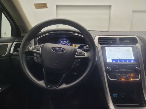 Used 2020 Ford Fusion SE FWD image 22