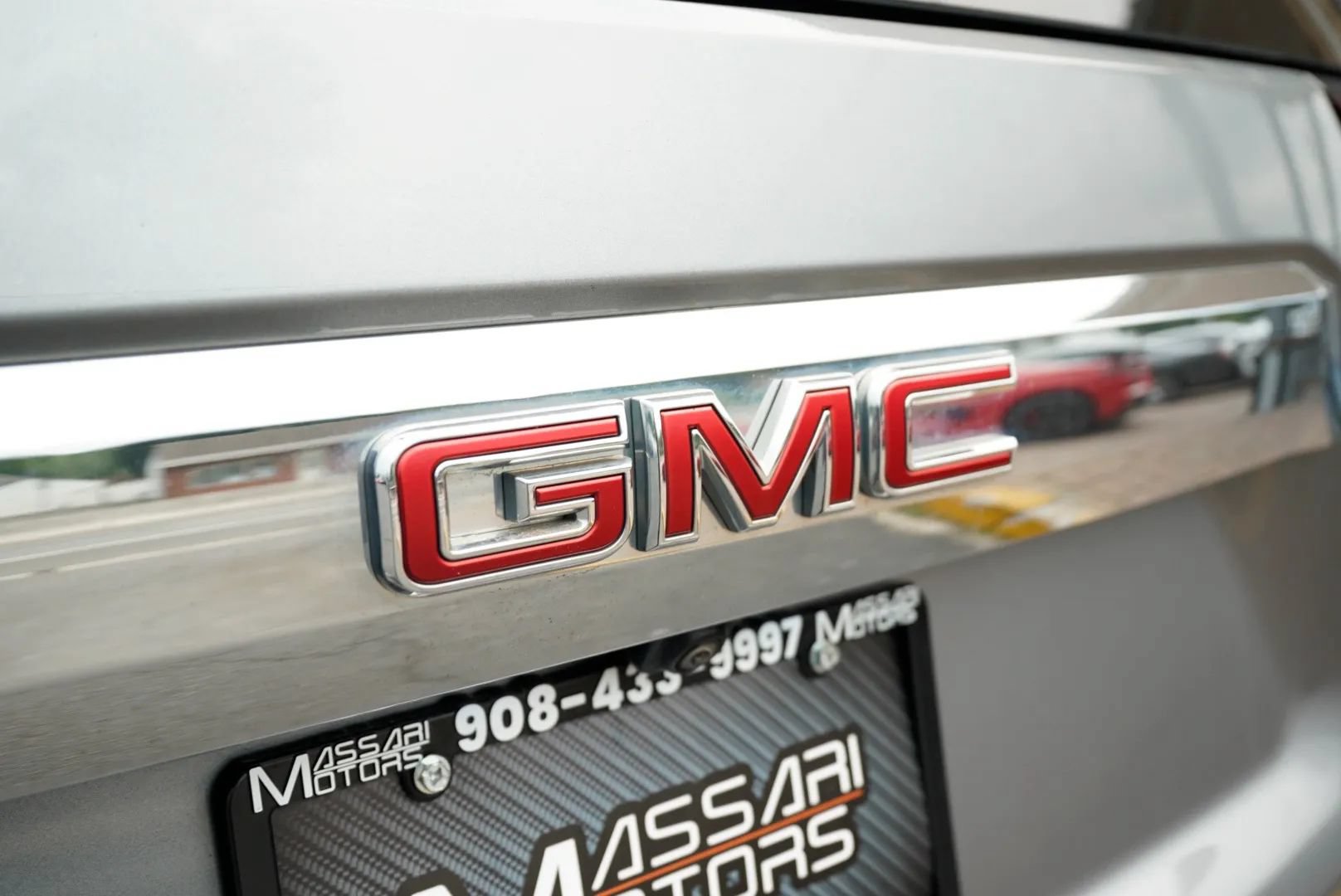 Used 2021 GMC Yukon XL SLT w/ Rear Media and Nav Package AWD/4WD image 15