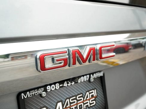 Used 2021 GMC Yukon XL SLT w/ Rear Media and Nav Package AWD/4WD image 15