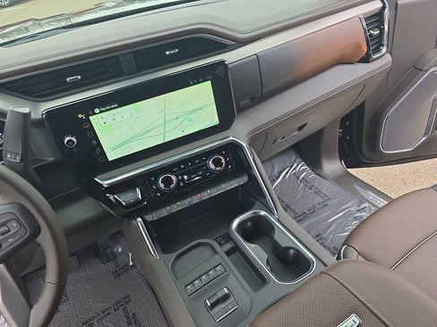 New 2026 GMC Sierra 2500 Denali w/ Denali Reserve Package image 24