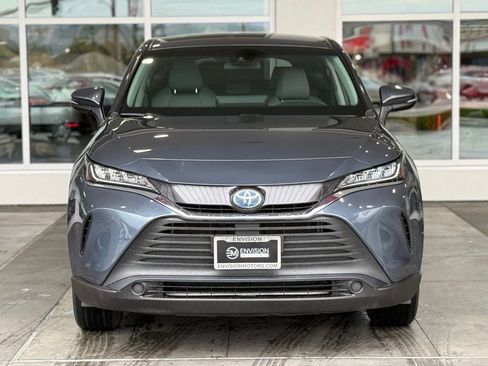 Certified 2021 Toyota Venza LE w/ Carpet Mat Package (TMS) image 4