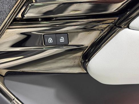 Used 2024 Land Rover Range Rover Sport SE image 22