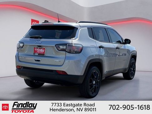 Used 2023 Jeep Compass Latitude w/ Sun and Sound Group AWD/4WD image 3