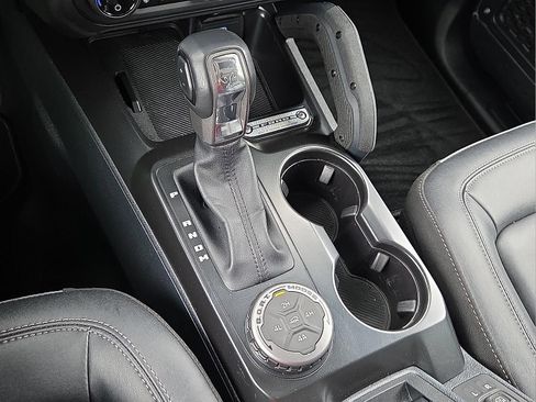 Used 2025 Ford Bronco Badlands AWD/4WD image 19