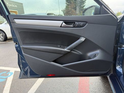 Used 2022 Volkswagen Passat 2.0T SE image 14