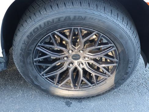 Used 2021 Chevrolet Tahoe Premier image 9