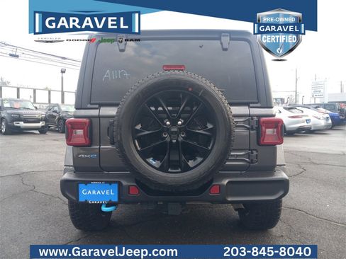 Used 2022 Jeep Wrangler Unlimited Sahara w/ Cold Weather Group image 38