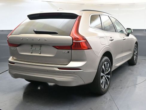 Certified 2023 Volvo XC60 B5 Core image 5