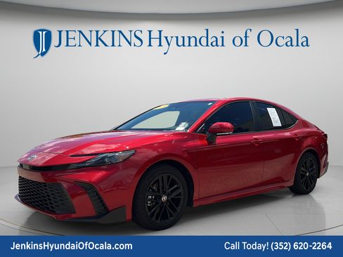 Used 2025 Toyota Camry SE w/ Multimedia Upgrade Package FWD image 7