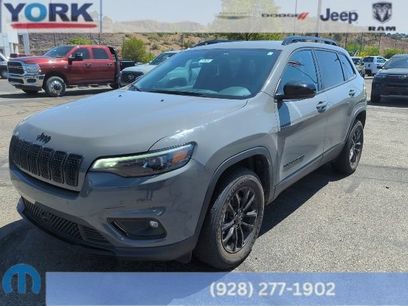 Used 2023 Jeep Cherokee Altitude Lux