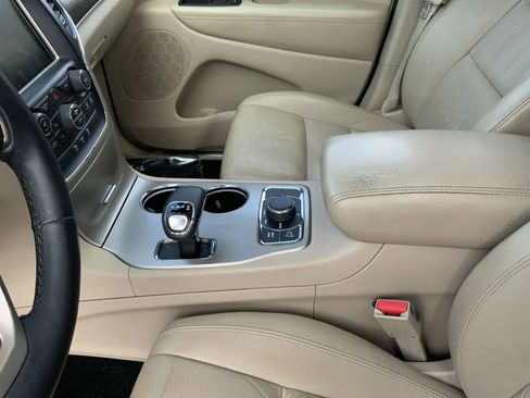 Used 2014 Jeep Grand Cherokee Limited w/ Trailer Tow Group IV AWD/4WD image 23