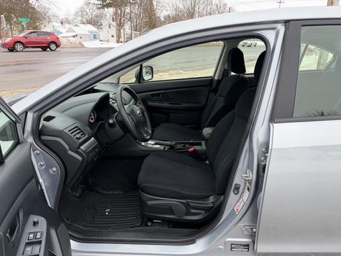 Used 2013 Subaru Impreza 2.0i image 9