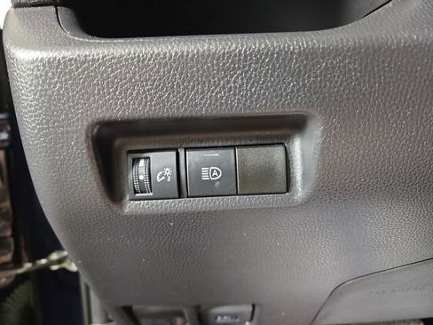 Used 2025 Toyota RAV4 XLE AWD/4WD image 28
