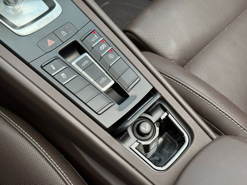 Used 2019 Porsche 911 image 57