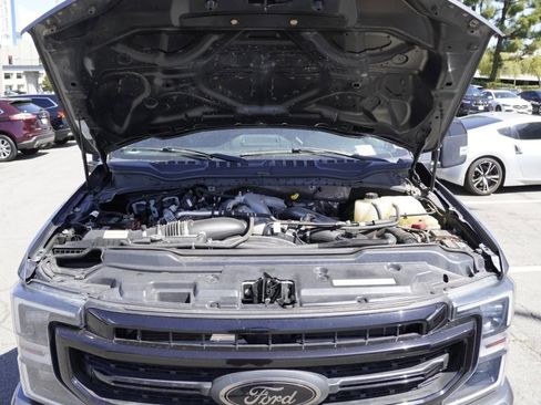 Used 2022 Ford F250 Lariat w/ Black Appearance Package AWD/4WD image 22