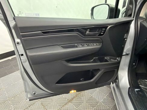 New 2026 Honda Odyssey Touring image 11