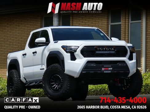Used 2025 Toyota Tacoma TRD Off-Road w/ TRD Off Road Premium Package AWD/4WD image 1