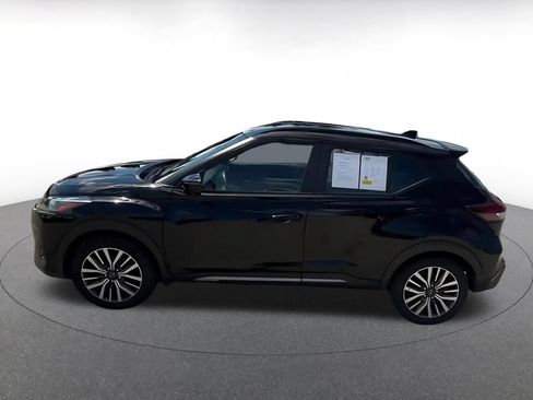 Used 2024 Nissan Kicks SR FWD image 9