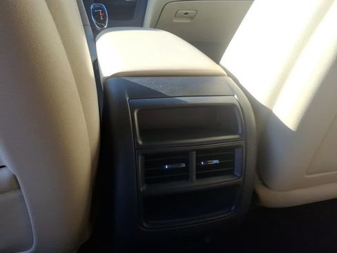 Used 2019 Cadillac XT5 Base image 13