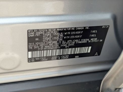 Used 2024 Toyota RAV4 LE AWD/4WD image 30