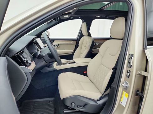 New 2026 Volvo XC90 B6 Plus w/ Protection Package image 17