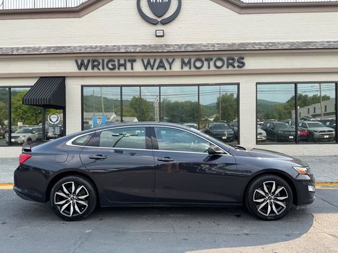 Used 2023 Chevrolet Malibu RS w/ LPO, Floor Liner Package FWD image 2