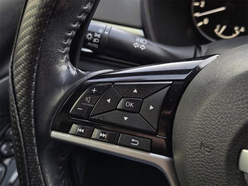 Used 2022 Nissan Altima 2.5 SV w/ SV Premium Package image 26