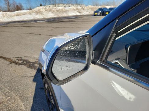 Used 2024 Kia Seltos EX image 10