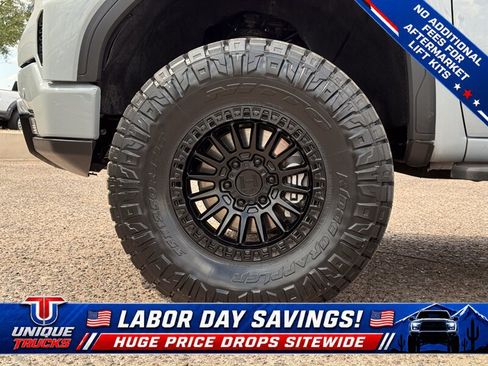 Used 2024 GMC Sierra 1500 AT4 w/ Technology Package AWD/4WD image 10