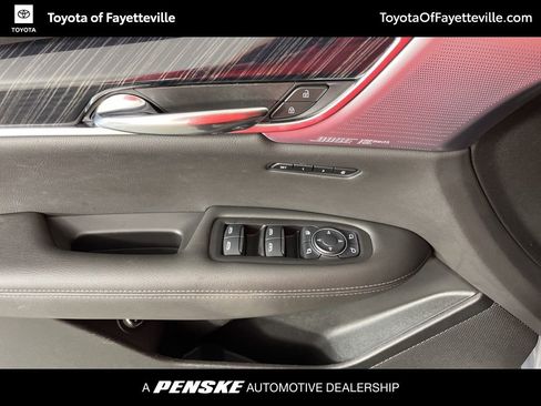 Used 2024 Cadillac XT6 Premium Luxury w/ Technology Package image 31