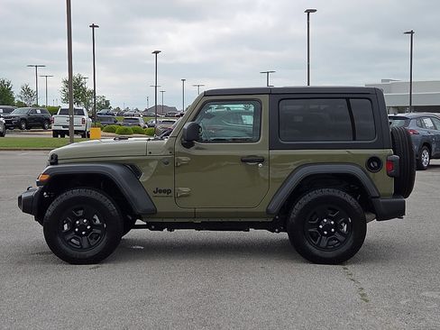 Used 2025 Jeep Wrangler Sport AWD/4WD image 3