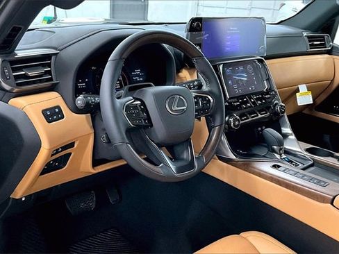 New 2026 Lexus LX 700h Luxury image 6
