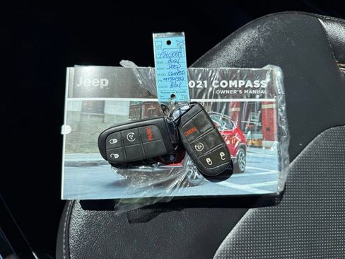 Used 2021 Jeep Compass Limited AWD/4WD image 31