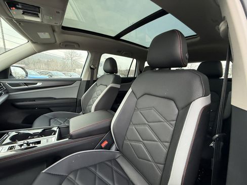New 2026 Volkswagen Atlas Peak Edition image 11