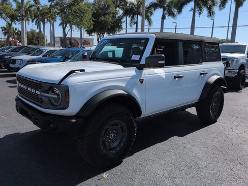 Certified 2025 Ford Bronco Badlands AWD/4WD image 7
