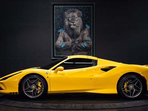 Used 2021 Ferrari F8 Tributo RWD image 32
