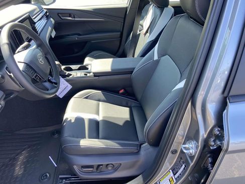 New 2026 Toyota Camry SE w/ Convenience Package FWD image 16