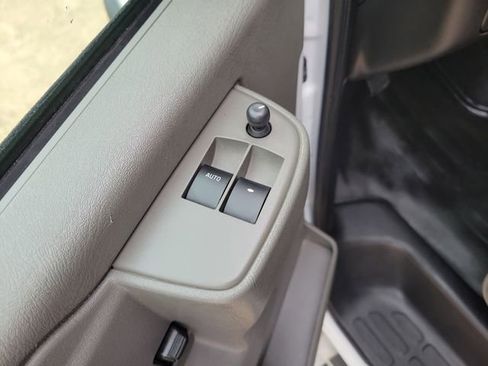 Used 2024 GMC Savana 2500 w/ Driver Convenience Package image 15