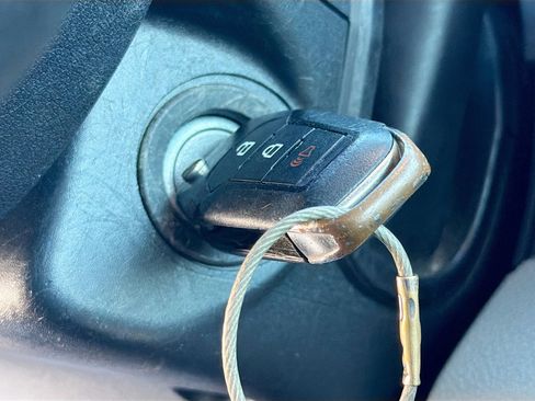 Used 2020 Ford F150 XLT image 32