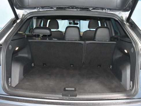 Used 2023 Volkswagen Atlas Cross Sport SE w/ Panoramic Sunroof Package image 31