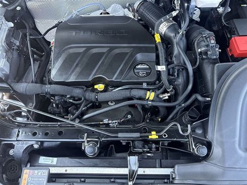 Certified 2025 Buick Encore GX Preferred FWD image 28