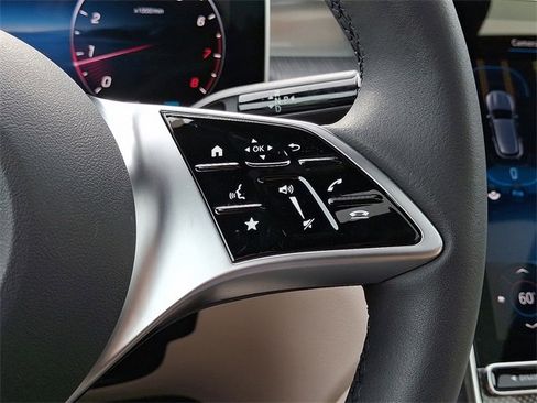 Certified 2025 Mercedes-Benz GLC 300 4MATIC image 23